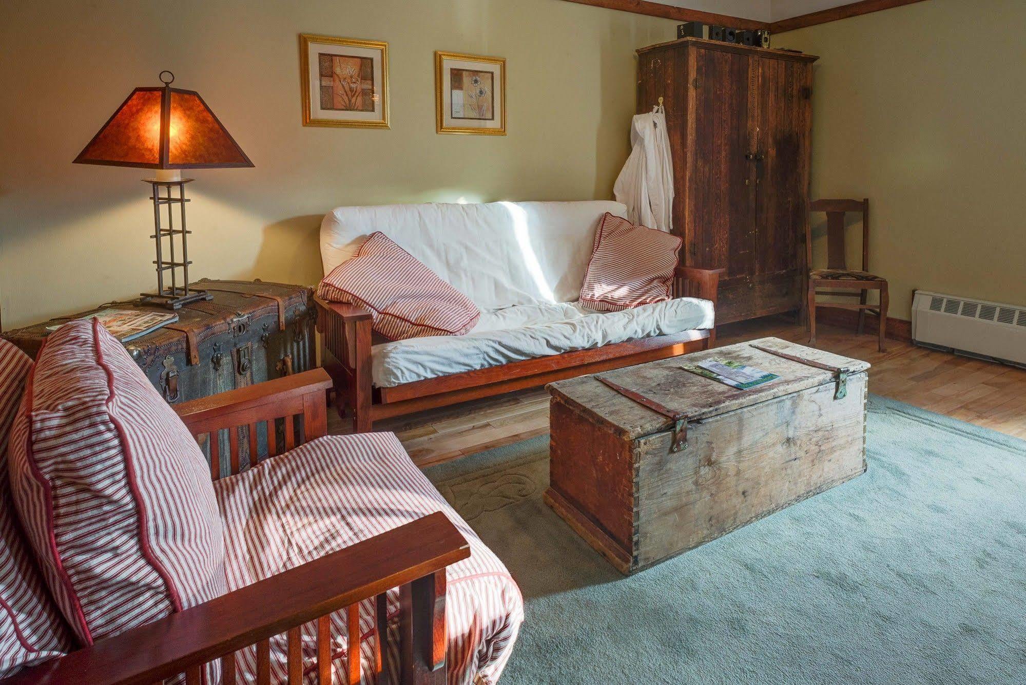 Country Encounters Accommodations Coleman Ngoại thất bức ảnh