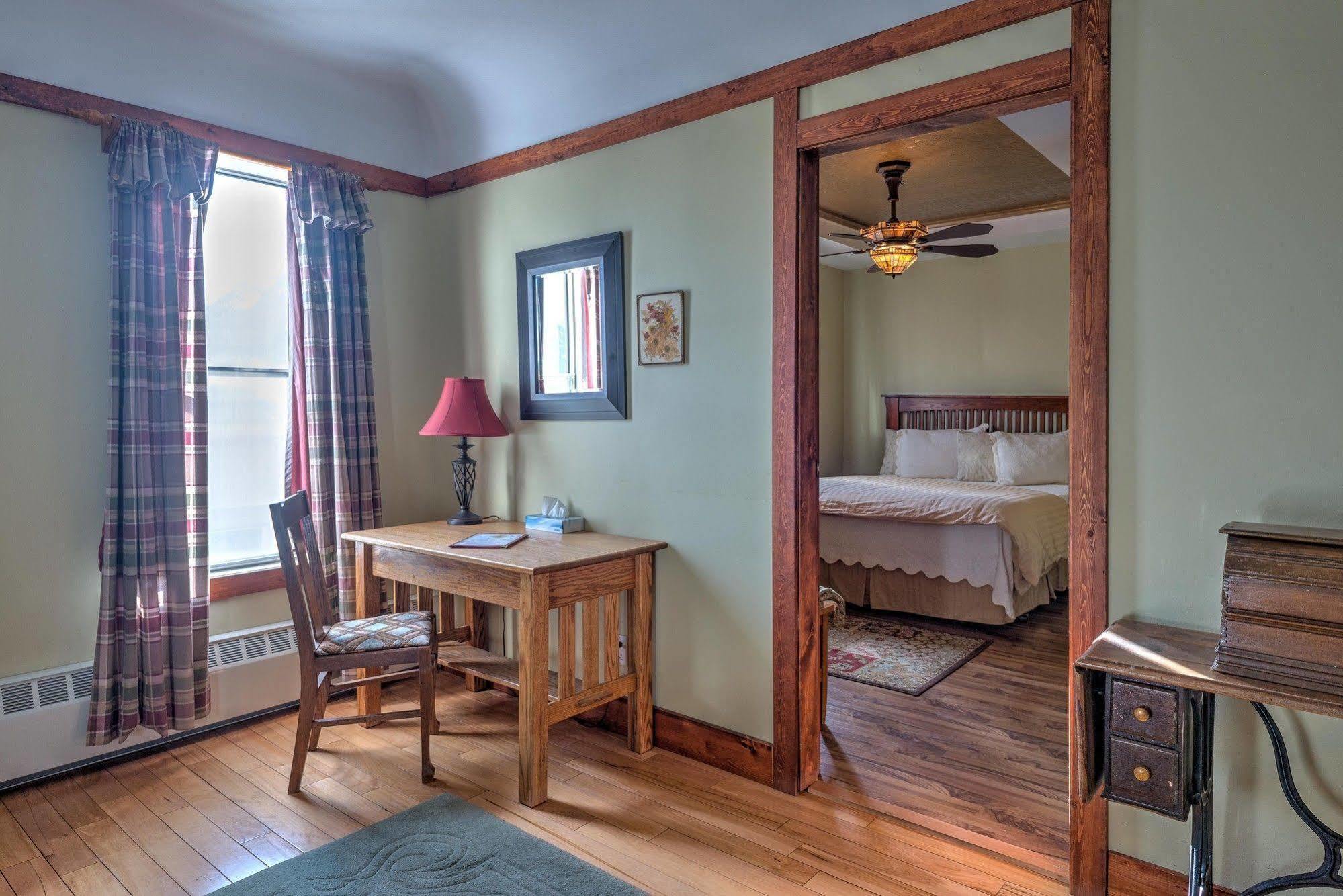 Country Encounters Accommodations Coleman Ngoại thất bức ảnh