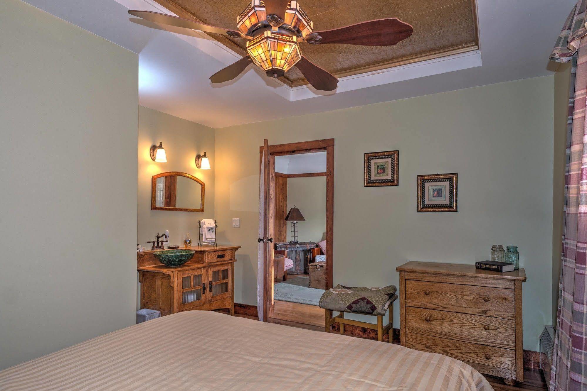 Country Encounters Accommodations Coleman Ngoại thất bức ảnh